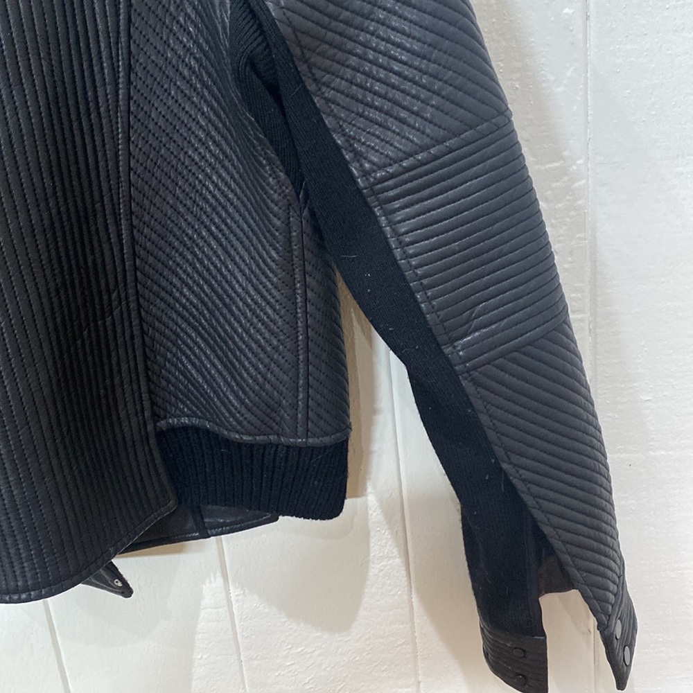 Ellie Tahari leather Bomber Jacket Size Small - Picture 8 of 14